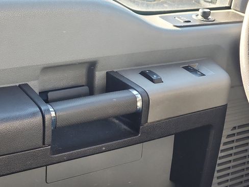 Used 2016 Ford F350 XLT image 12