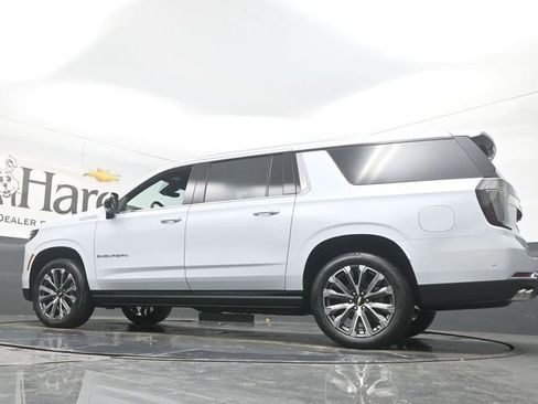 New 2026 Chevrolet Suburban High Country AWD/4WD image 34