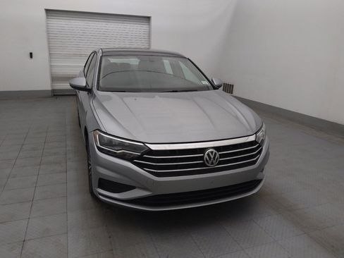 Used 2019 Volkswagen Jetta SE w/ Cold Weather Package FWD image 13