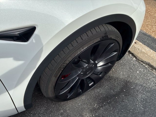 Used 2023 Tesla Model Y Performance AWD/4WD image 9