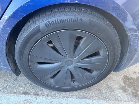 Used 2023 Tesla Model S Base image 11