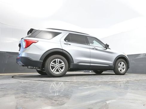 Used 2024 Ford Explorer XLT w/ Equipment Group 202A AWD/4WD image 46