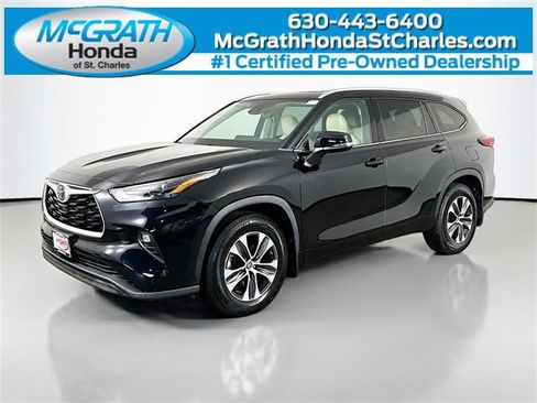 Used 2022 Toyota Highlander XLE image 1