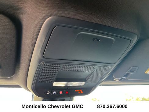 Used 2025 Chevrolet Equinox LT w/ Convenience Package II image 14