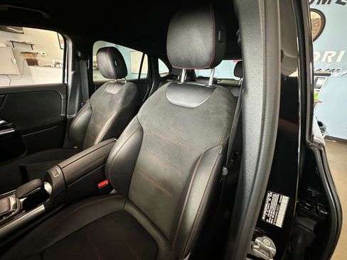 Used 2021 Mercedes-Benz GLA 250 4MATIC image 16