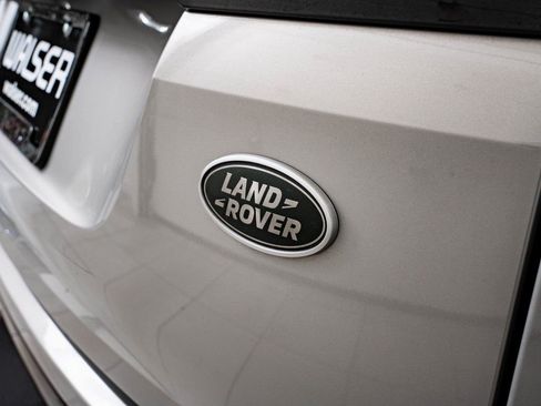 Used 2023 Land Rover Range Rover Evoque R-Dynamic SE image 18