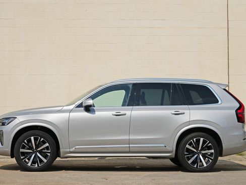 Used 2025 Volvo XC90 B5 Core w/ Protection Package Premier AWD/4WD image 9