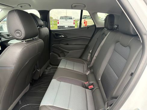New 2026 Chevrolet Trax LT w/ Midnight Edition FWD image 12