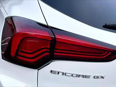 Used 2025 Buick Encore GX Sport Touring w/ Advanced Technology Package image 27