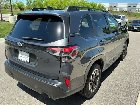 Used 2025 Subaru Forester Premium AWD/4WD image 6