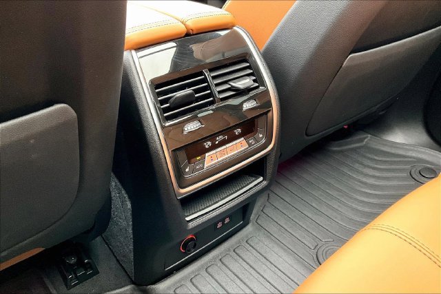 Used 2025 BMW X5 xDrive40i w/ M Sport Package AWD/4WD image 31