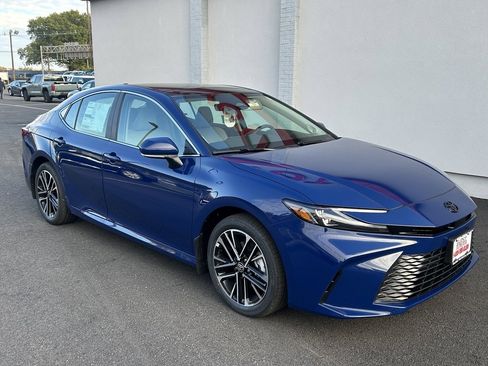 New 2026 Toyota Camry XLE image 4