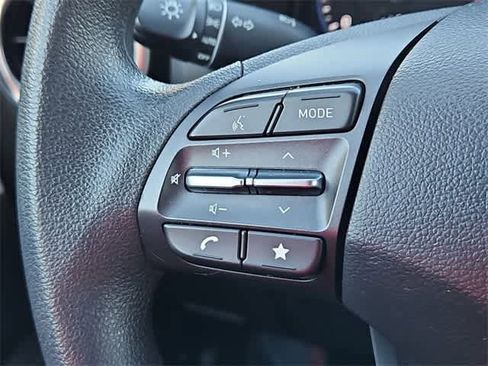 Used 2023 Hyundai Kona SEL image 23