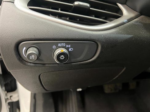 Used 2023 Chevrolet Malibu LT image 28