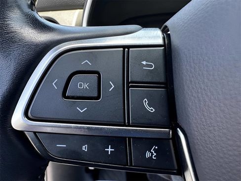 Used 2020 Toyota Highlander Limited image 16