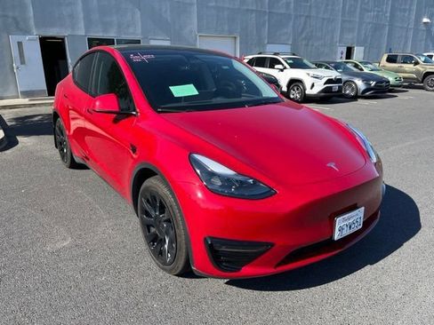 Used 2023 Tesla Model Y Long Range AWD/4WD image 3