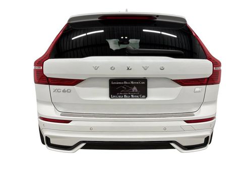 Used 2022 Volvo XC60 T8 R-Design w/ Advanced Package AWD/4WD image 5