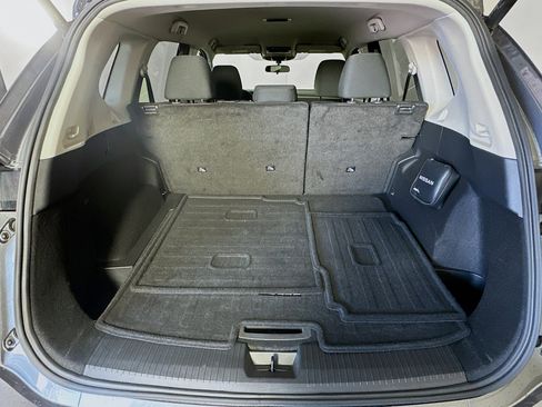 Used 2024 Nissan Rogue SV AWD/4WD image 27