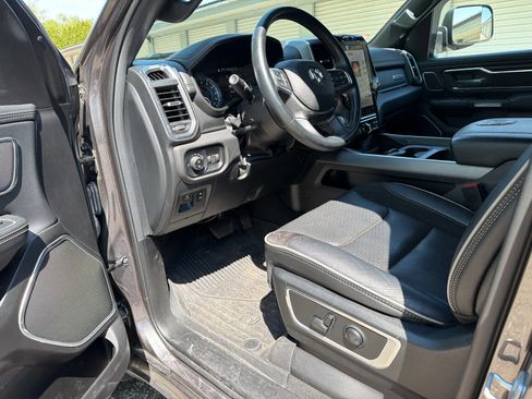 Used 2023 RAM 1500 Laramie AWD/4WD image 9