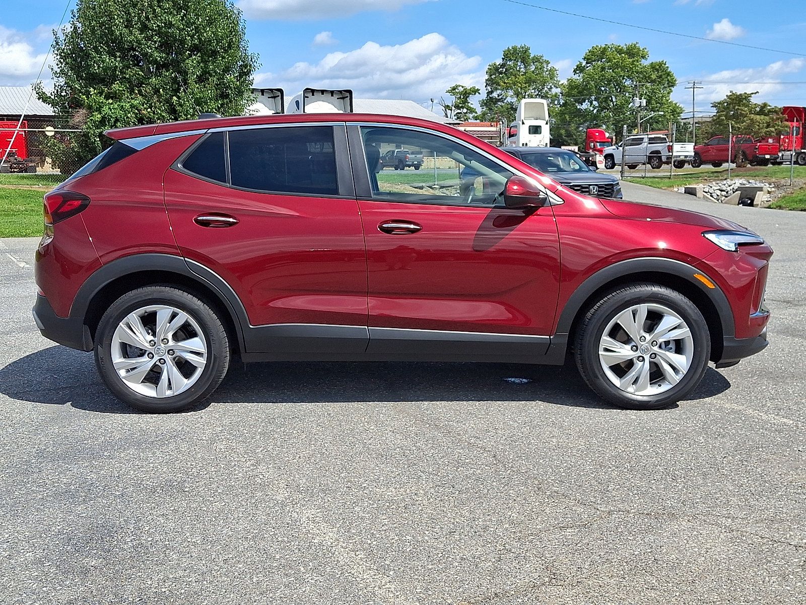 Used 2024 Buick Encore GX Preferred w/ Comfort Package FWD image 7