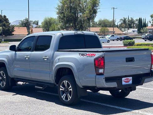 Used 2019 Toyota Tacoma TRD Sport AWD/4WD image 5