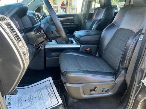 Used 2018 RAM 2500 Big Horn w/ Sport Appearance Group AWD/4WD image 10