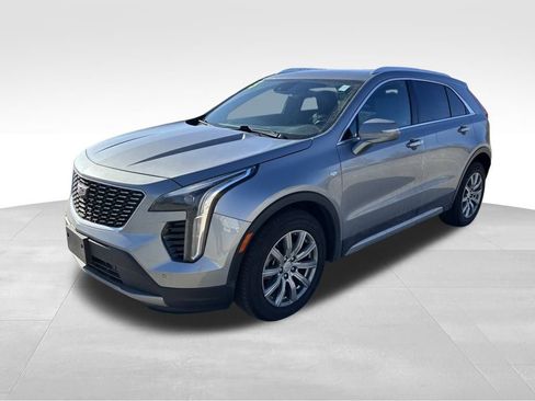 Used 2023 Cadillac XT4 Premium Luxury image 2