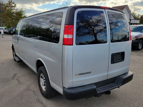 Used 2020 Chevrolet Express 3500 LS RWD image 5