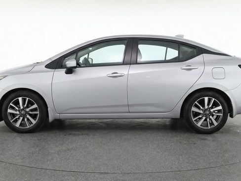 Used 2025 Nissan Versa SV image 5