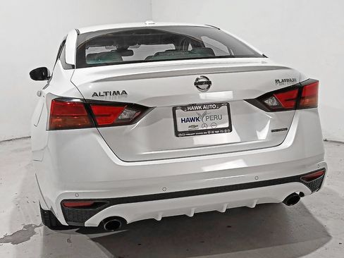 Used 2020 Nissan Altima 2.0 Platinum FWD image 5