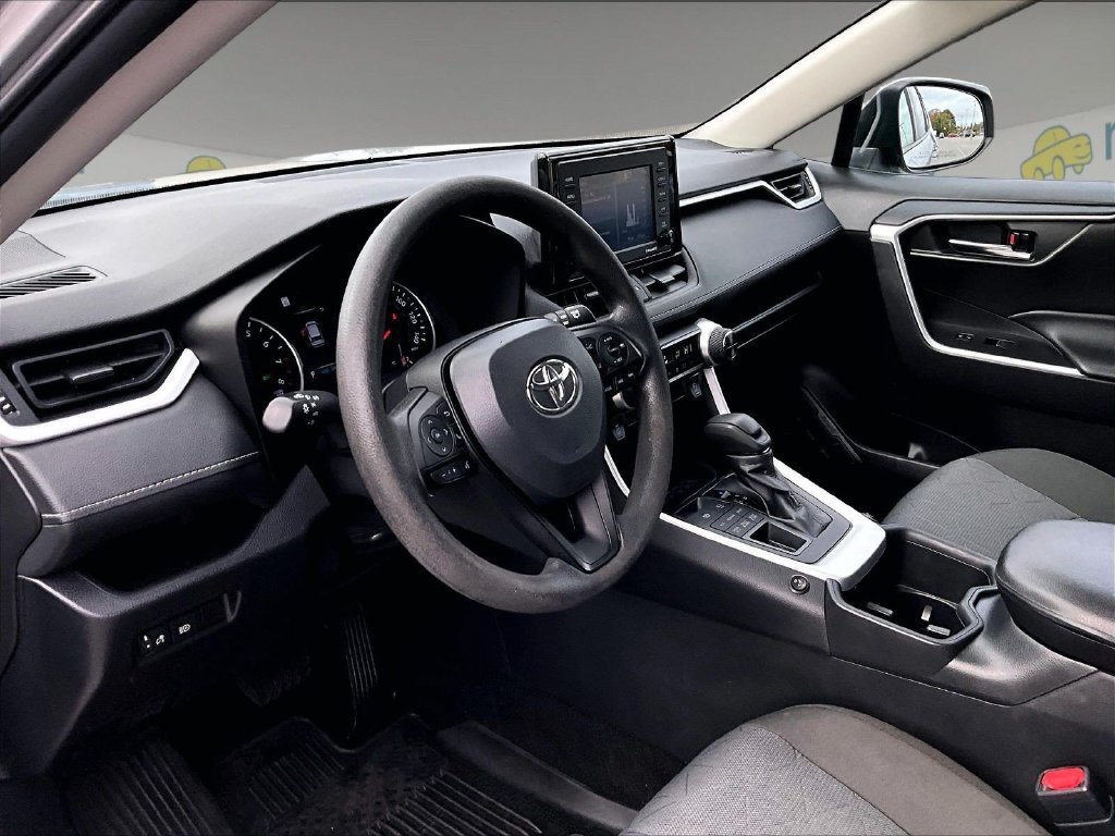 Used 2022 Toyota RAV4 XLE AWD/4WD image 8