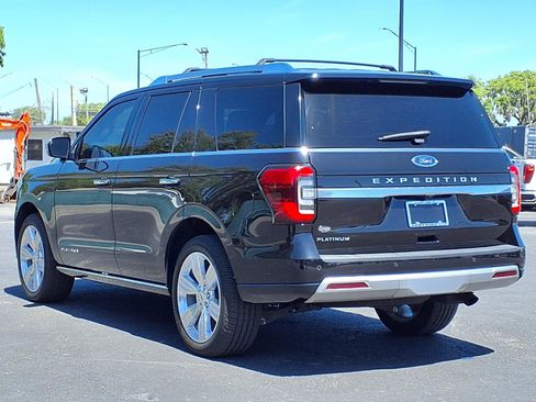 Used 2023 Ford Expedition Platinum RWD image 4