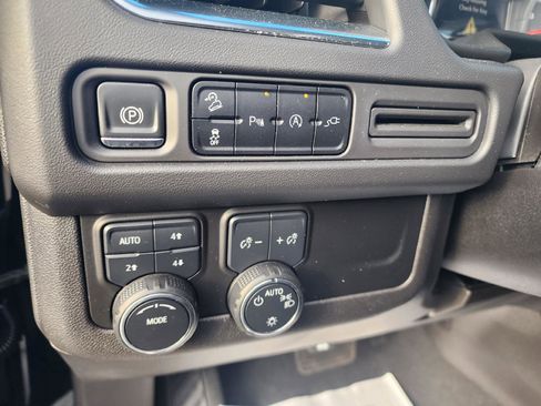 Used 2021 Chevrolet Tahoe Z71 image 18