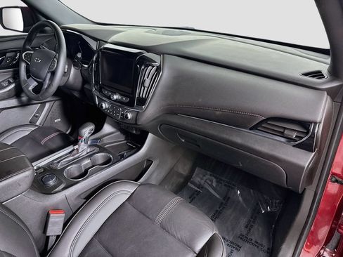 Used 2023 Chevrolet Traverse RS FWD image 30
