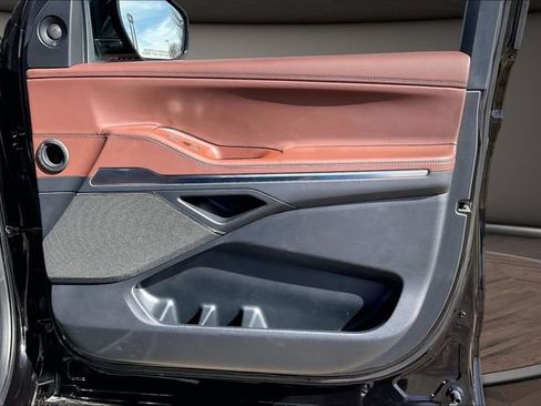 Used 2025 Lincoln Navigator Reserve image 22