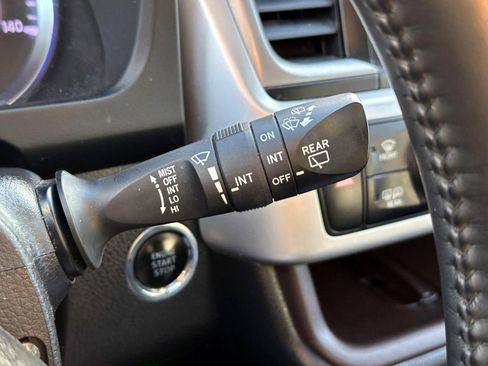 Used 2018 Toyota Highlander XLE image 25