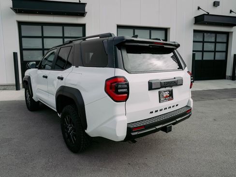 Used 2025 Toyota 4Runner 4WD image 7