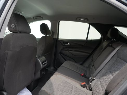 Used 2022 Chevrolet Equinox LT AWD/4WD image 18