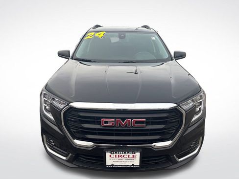 Used 2024 GMC Terrain SLE w/ Driver Convenience Package image 12