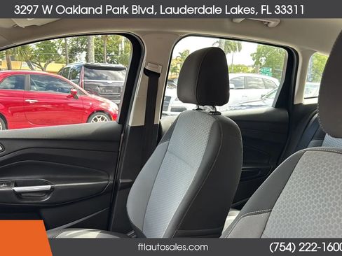 Used 2017 Ford C-MAX Energi SE FWD image 24