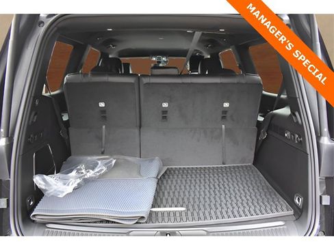 New 2025 Jeep Wagoneer 4WD image 17