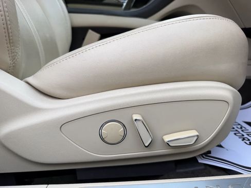 Used 2013 Lincoln MKZ FWD image 40