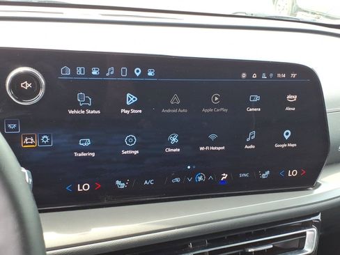 Used 2025 Chevrolet Traverse LT AWD/4WD image 19