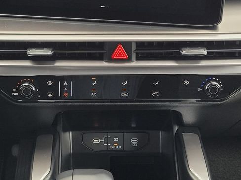 New 2026 Kia Sorento LX FWD image 18