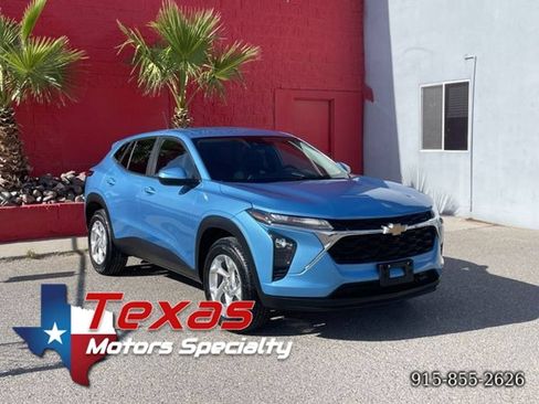 Used 2025 Chevrolet Trax LS w/ LS Convenience Package FWD image 1