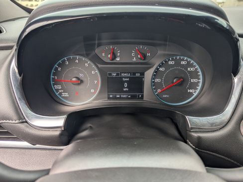 Used 2023 Chevrolet Traverse LT image 32