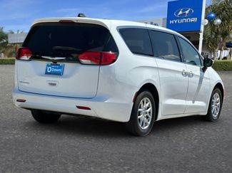 Used 2023 Chrysler Voyager LX FWD video 3