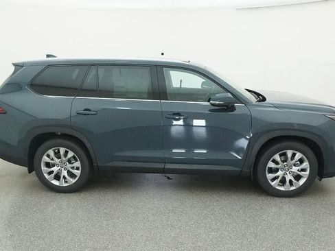 New 2026 Toyota Grand Highlander Limited image 11