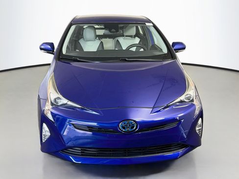 Used 2016 Toyota Prius Four Touring FWD image 2
