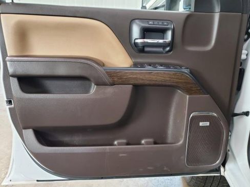 Used 2017 GMC Sierra 2500 Denali w/ Duramax Plus Package image 12